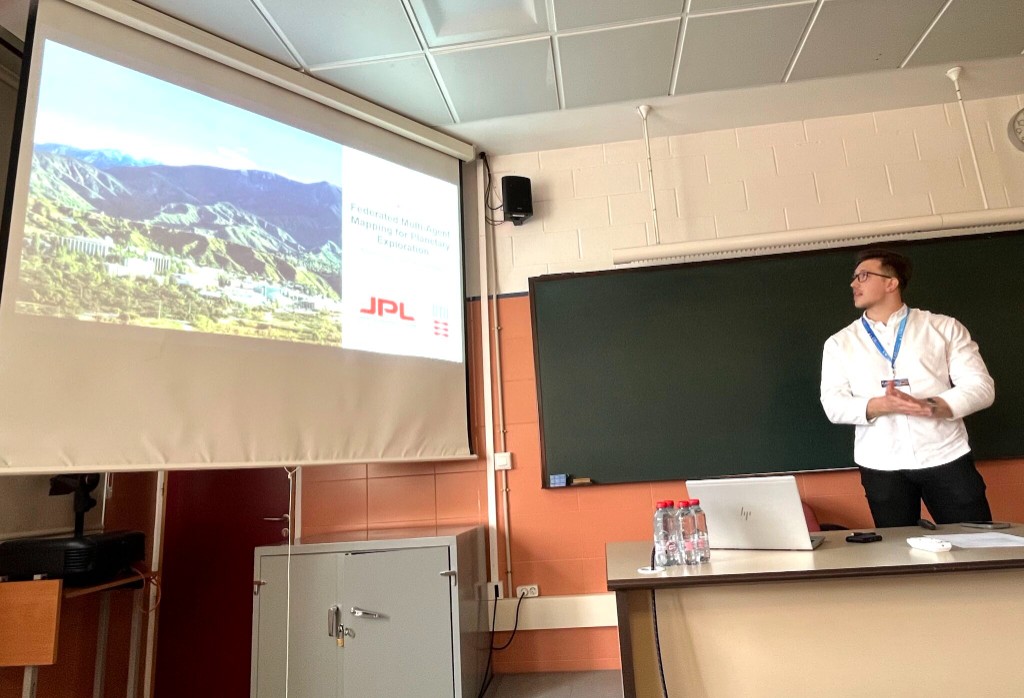 Tiberiu-Ioan Szatmari presenting Federated Multi-Agent Mapping for Planetary Exploration.